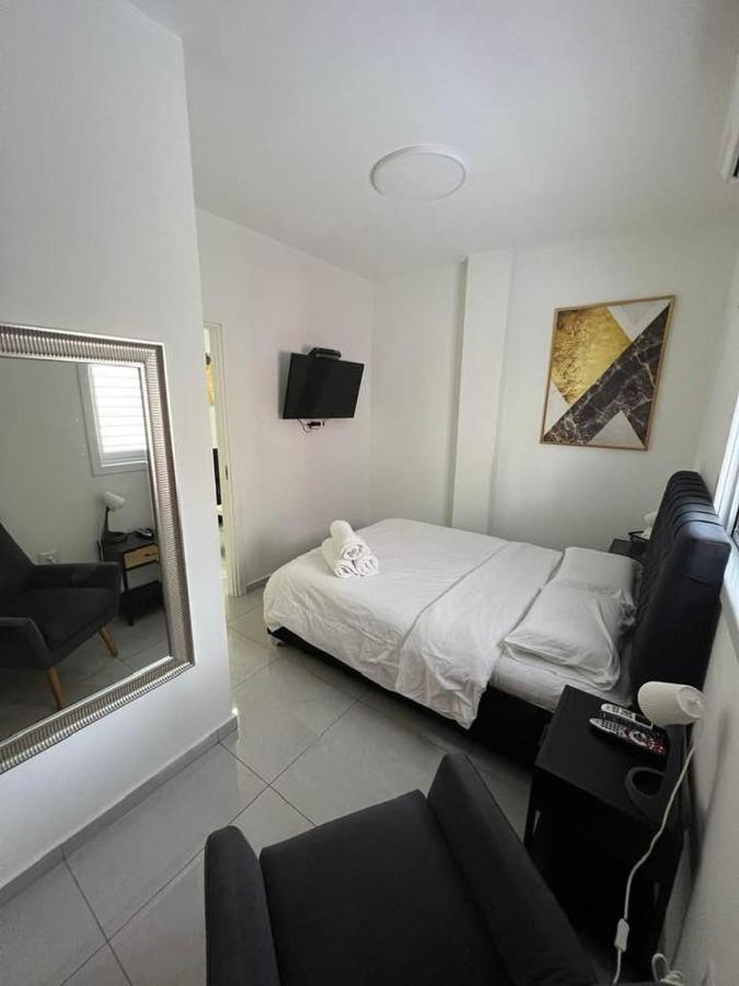 Apartments4You Maya Бат Ям Екстериор снимка