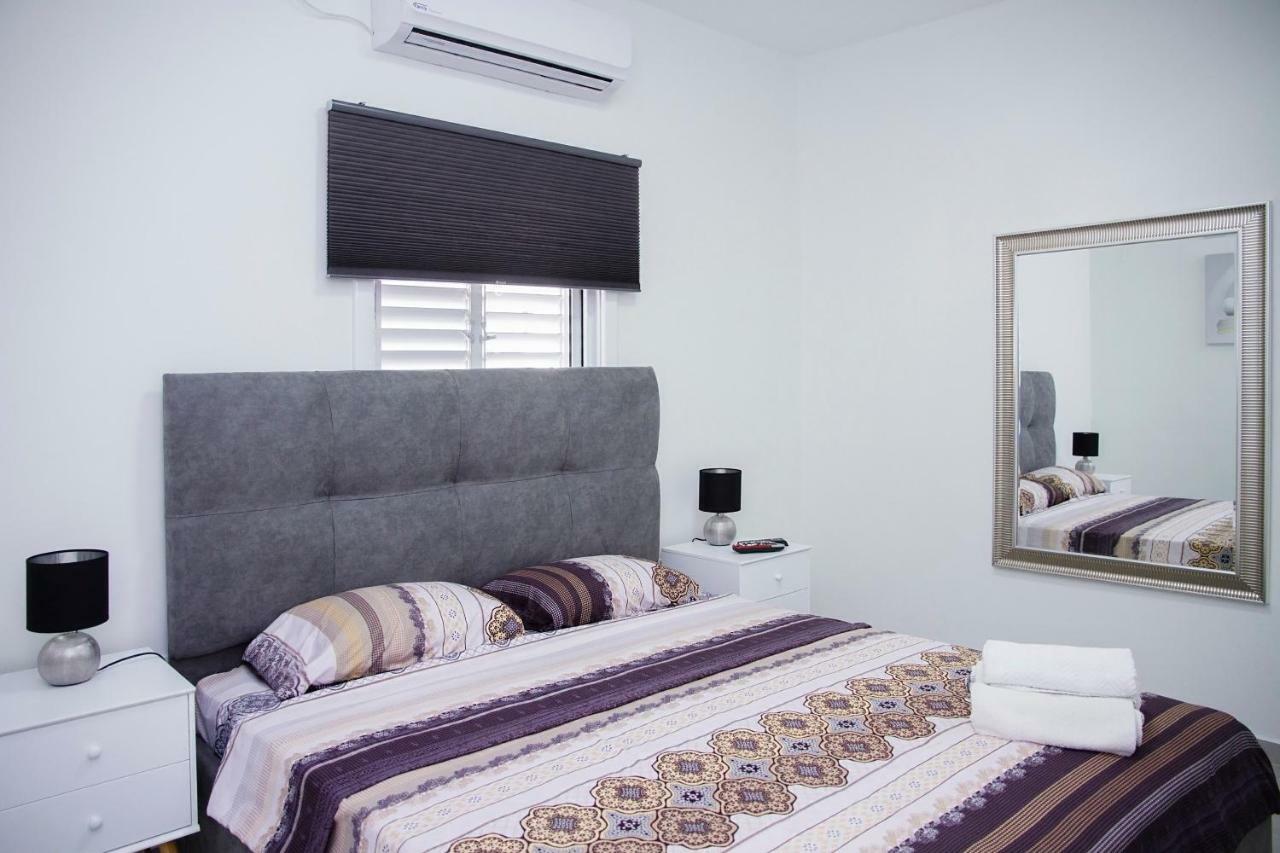 Apartments4You Maya Бат Ям Екстериор снимка